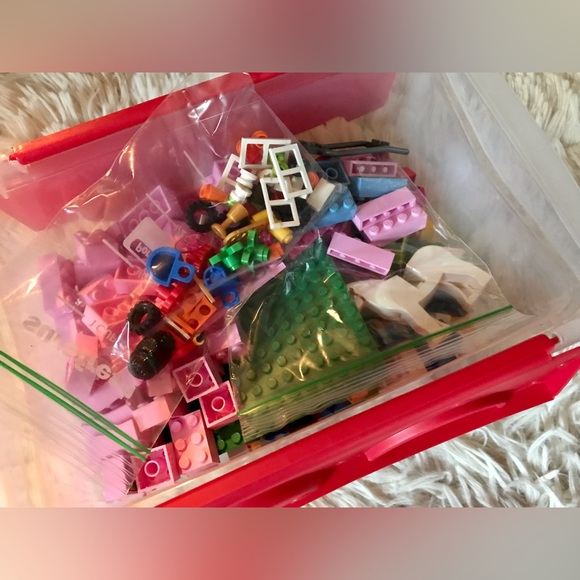 6 Missing Pcs LEGO 5560 Retired Large Pink Brick Box Bricks And More Set Horse - Picture 4 of 12